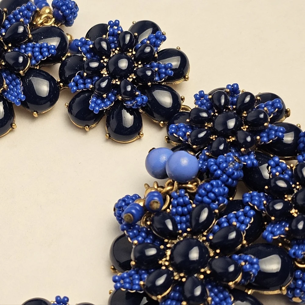 [J. CREW] Gardenia Blue Beaded Chunky Statment Floral Asymmetrical Necklace
